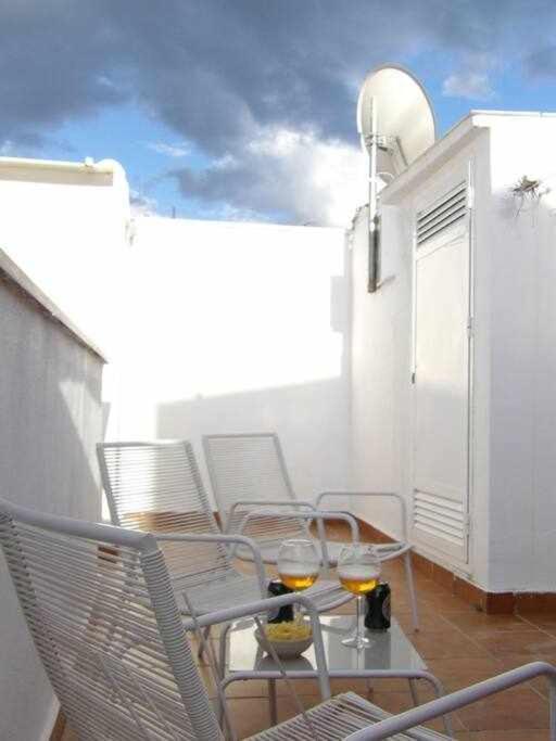Letsmalaga - Lovely Studio In Malaga Centre Bagian luar foto